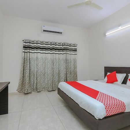 Oyo 22211 Shree Ankanatheshwara Residency Hotel Nanjangud Exterior photo