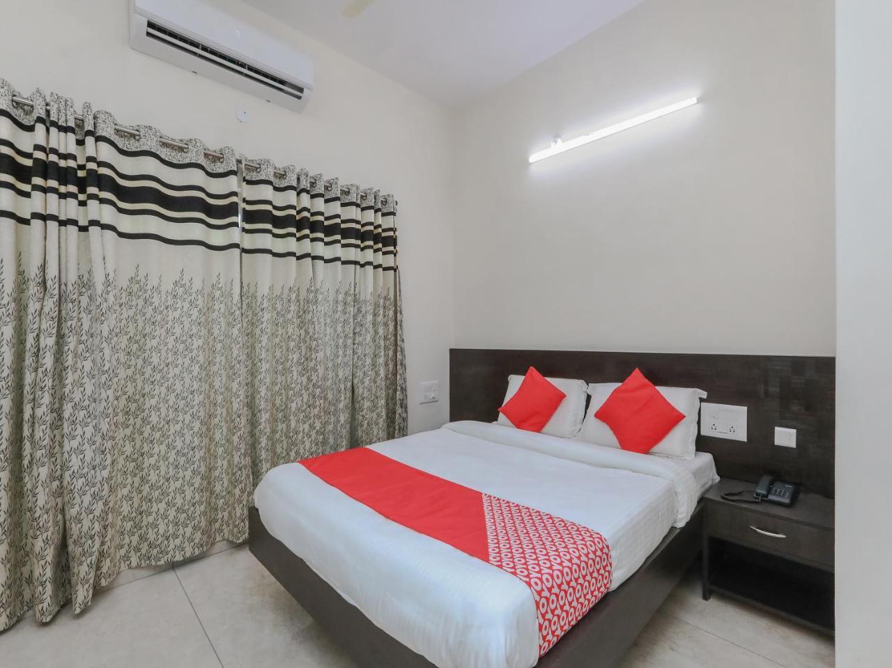 Oyo 22211 Shree Ankanatheshwara Residency Hotel Nanjangud Exterior photo