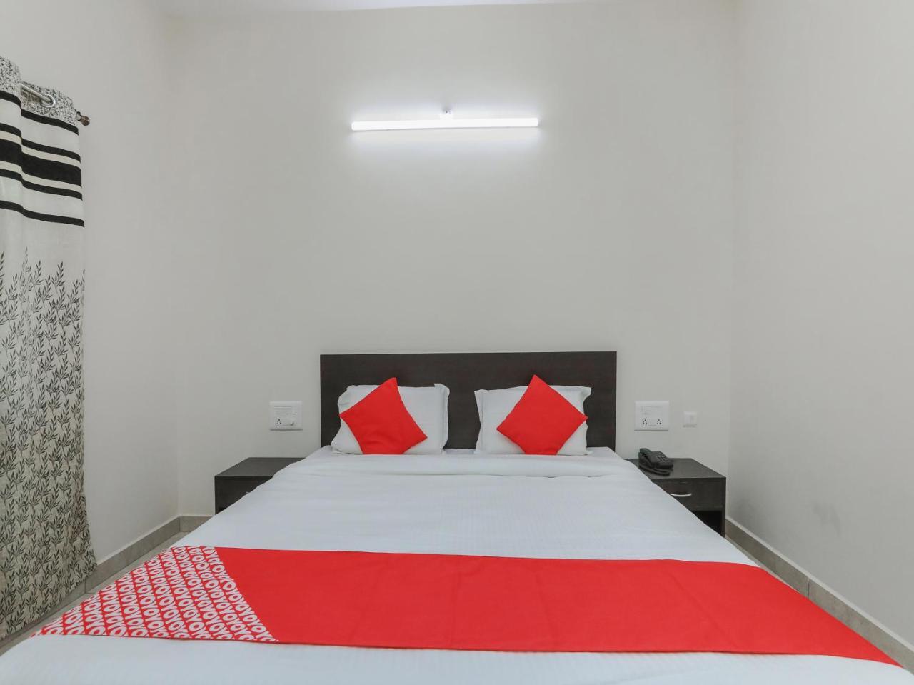 Oyo 22211 Shree Ankanatheshwara Residency Hotel Nanjangud Exterior photo